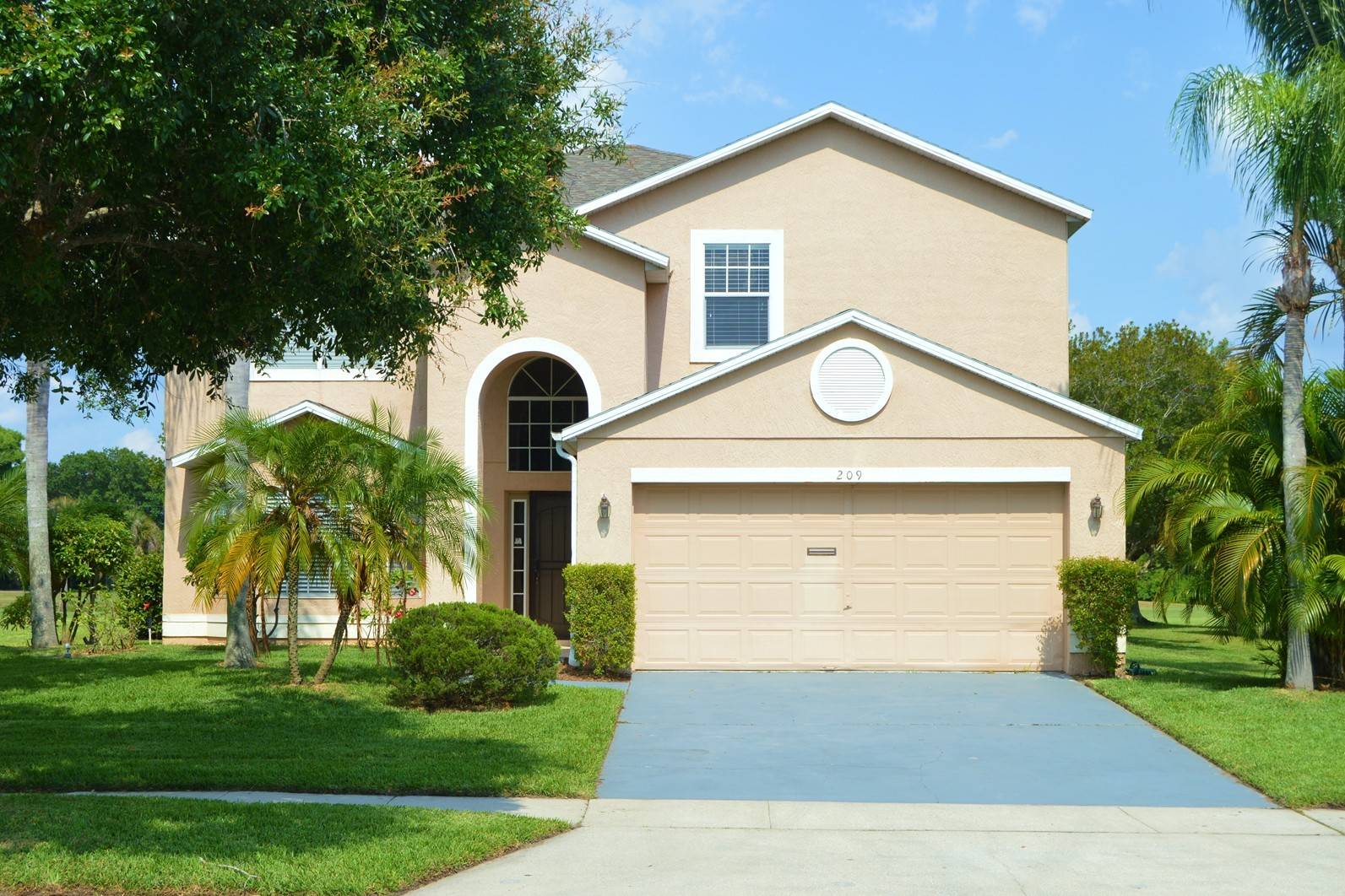 Just Listed For Rent 209 Strathmore Cir Kissimmee, FL